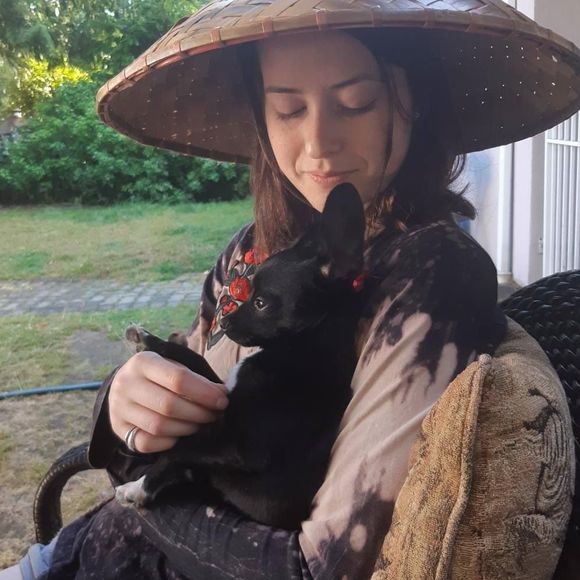 Meet your Posher, Chloe - Picture 1 of 1